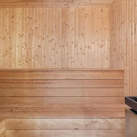 Awesome In Bording With Sauna